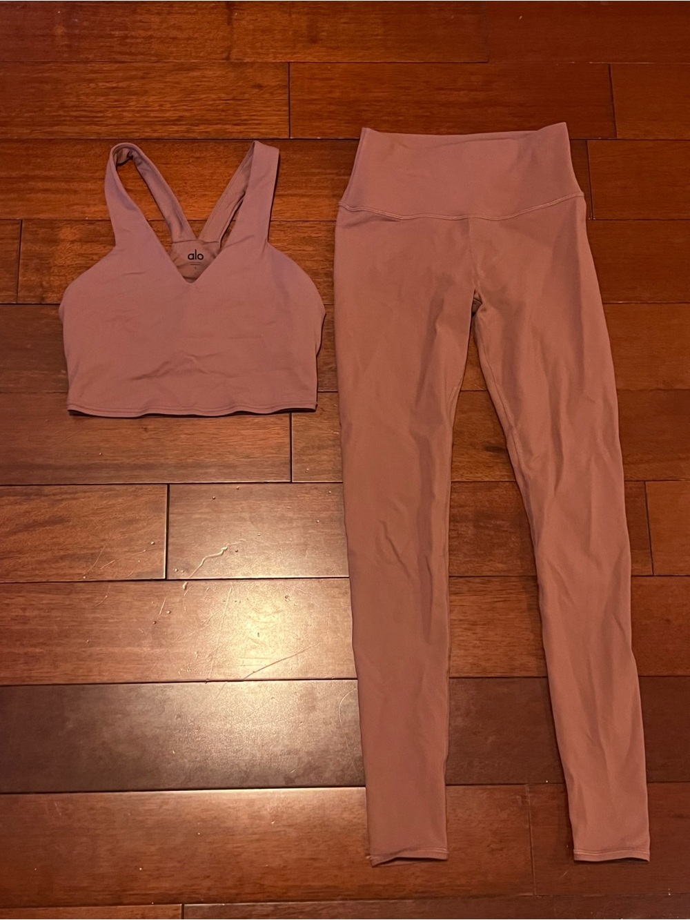 ALO Yoga Dusty Rose Legging and V-Neck Sports Bra Set